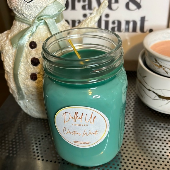 16oz Christmas Wreath Candle | Forest Pine Soy Wax Candle | Holiday Scent - Picture 3 of 4
